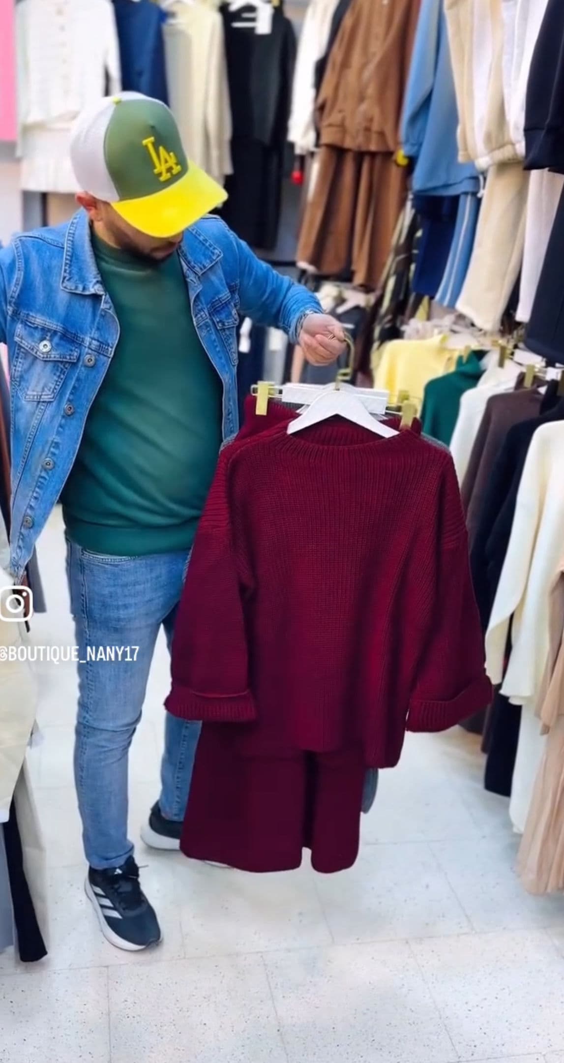 ensemble jupe 💚🤎🖤❤️🩶🤍