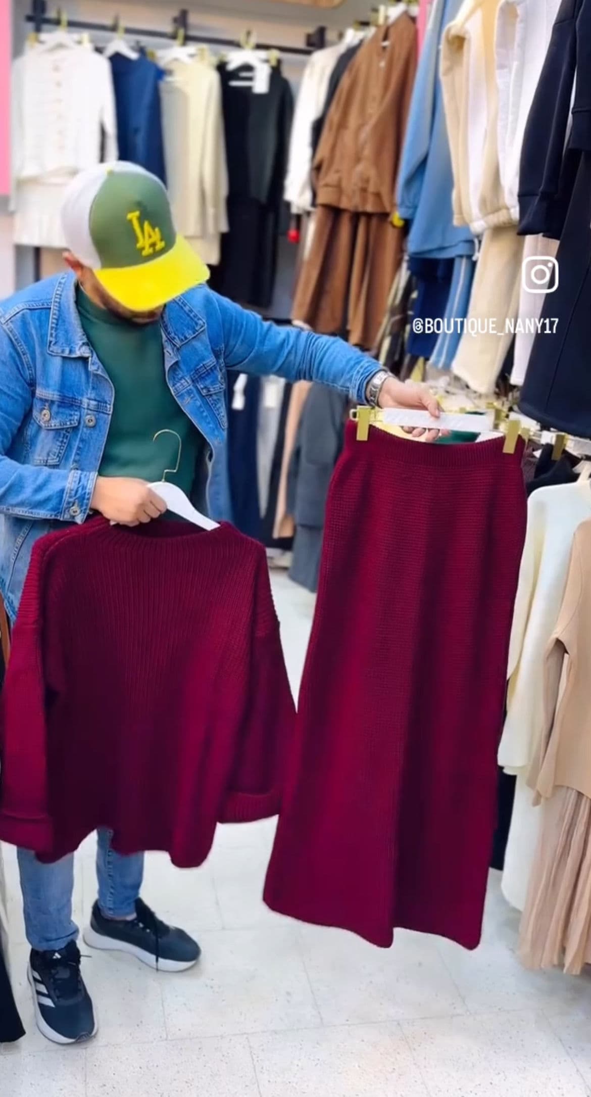 ensemble jupe 💚🤎🖤❤️🩶🤍